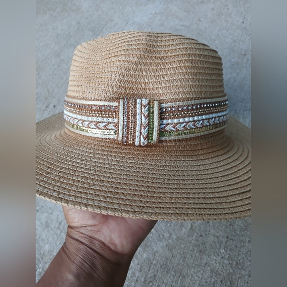 Marcus Adler New York Stylish Tan Straw Hat with Braided Band One Size - Picture 3 of 7